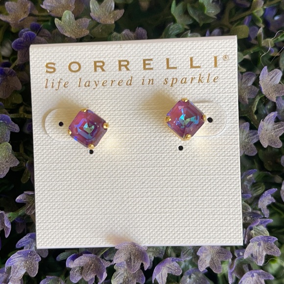 Sorrelli Begonia Swarovski Goldtone Earrings NWT - Picture 7 of 8